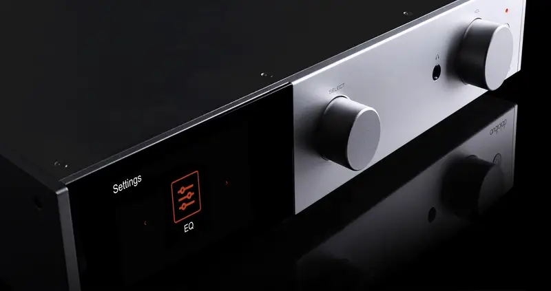 9000Q_Artistic_Silver_2_e3b27d07-6a08-426d-8fb7-e46611049d4b