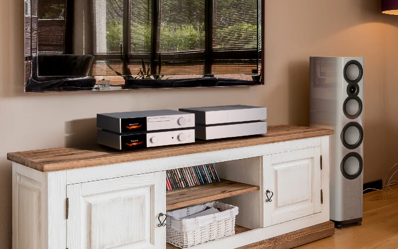 9000Q_Artistic_Silver_2_e3b27d07-6a08-426d-8fb7-e46611049d4b